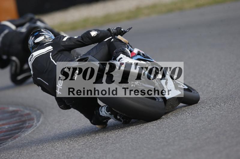 /Archiv-2023/76 03.10.2023 Speer Racing ADR/Gruppe gelb/backside